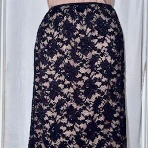 Classic Tan Skirt with Black Lace Overlay Elasticized Waist Sz M